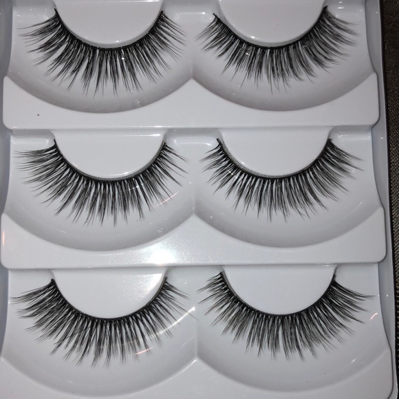 Red cherry lashes - Picture 2 of 4